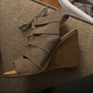 Taupe wedges